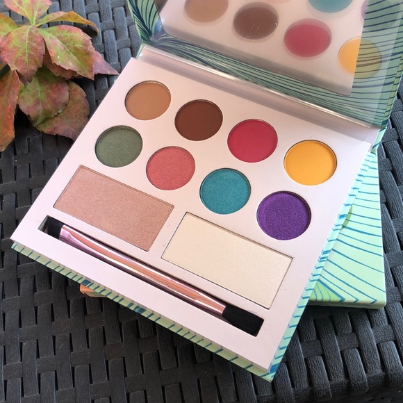 New LAURA MAKEUP LABS - Eyeshadow Palette & Brush - Picture 5 of 15